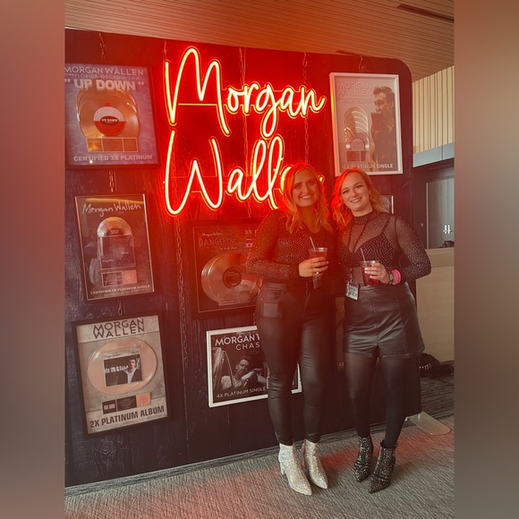 Hey!! I’m Savannah💖 I’m also a wifey💋, mama x2💙 💖, pet mama, and peds RN🩺 - Picture 5 of 14